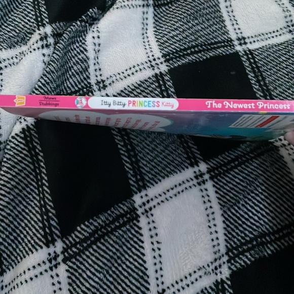 itty-bitty princess kitty - Picture 4 of 4